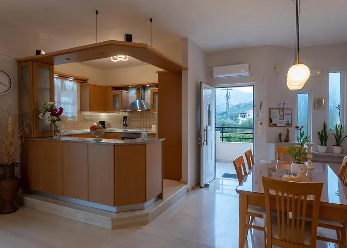 Pantelis With Private Pool Вилла