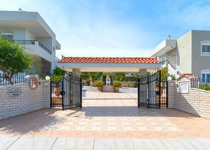 Pantelis With Private Pool Ретимно