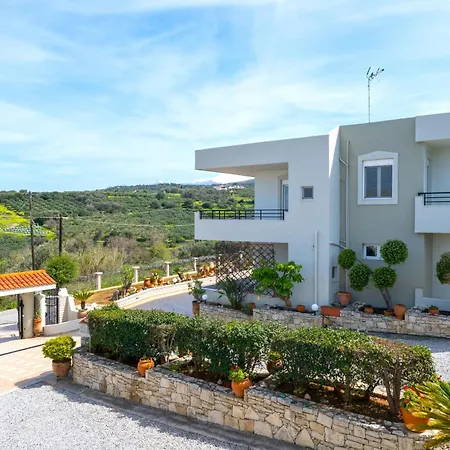 Pantelis With Private Pool Willa *