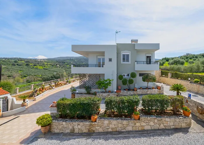 Pantelis With Private Pool Willa Retimno